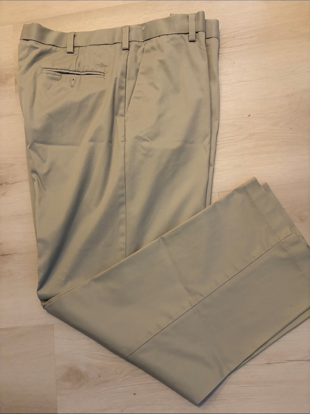 Dockers Men's Khaki Flat-Front Chinos - Light Tan